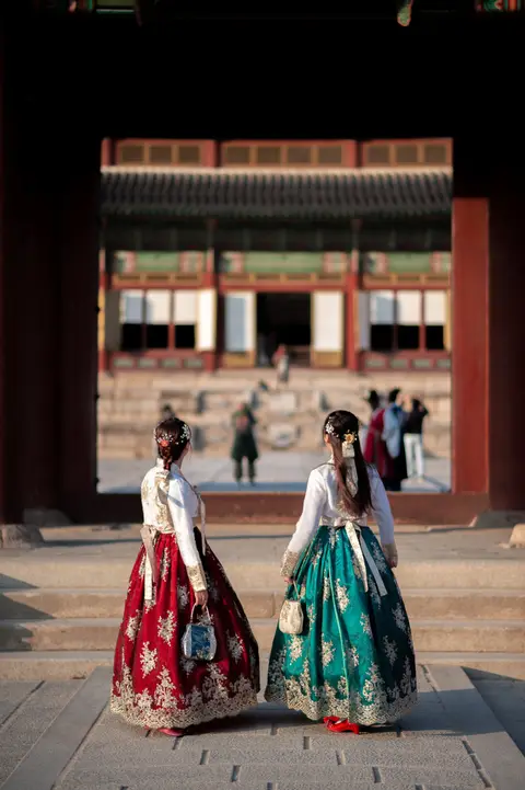 Byulgungteo Hanbok (별궁터한복)
