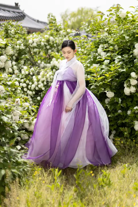 Geunalgeu Hanbok (그날그한복)